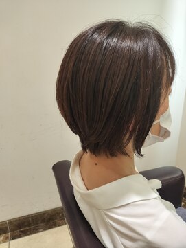 ハンディ(HANDY) 骨格補正艶髪ショートボブ