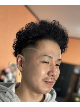 ピシャッとニ代目銀二郎 カーリーパーマ