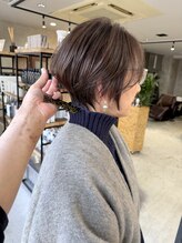 ハーフェン(HAfeN) 白髪ぼかしショートヘア