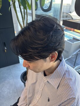 フェザーパーマ/ニュアンスパーマ/センターパート/毛流れパーマ