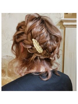 カタチ バイ アンジュ(katachi by Ange) 【katachi by Ange】編み込みアレンジ