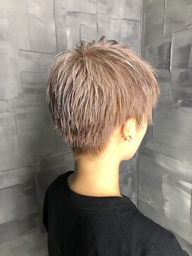 ヘアサロンM 新宿 デザインカラー/厚めバング/ローライト/スリークボブ