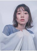 ひし形シルエット外ハネウルフボブ×シアーグレージュ