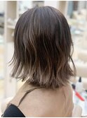 切りっぱなしボブ グレージュ