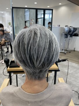 デューポイント 各務原鵜沼店 360度どこから見てもキレイに見えるショートボブ