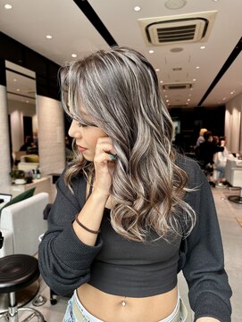 ステア ケース(stair case) メリハリ太めハイライト　30代40代