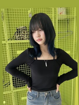 ヘアメイク アース 本庄早稲田店(HAIR & MAKE EARTH) ネイビーブルーインナーカラーケアブリーチウルフカット