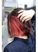 インナーカラー　ピンクレッド　ショートボブ
