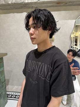 ゼスト リル 新宿(ZEST lill) 塩澤太一 センターパート シャドウパーマ 無造作パーマ 新宿