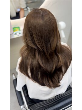 ヘルツ(Hz) ベージュ/レイヤーカット