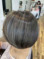 シーズンズ(SEASONS)&nbsp;【4ヶ月に一度のカラー】SEASONS の白髪ブレンドハイライト