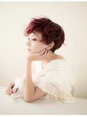 レッドカラーとエレガントショート Emeli
