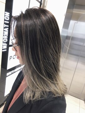 ジゼル(gisele) バックコームバレイヤージュ