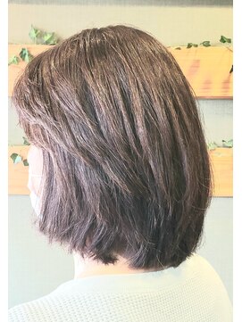 シーズ美容室(She's) ミディアムレイヤーボブ