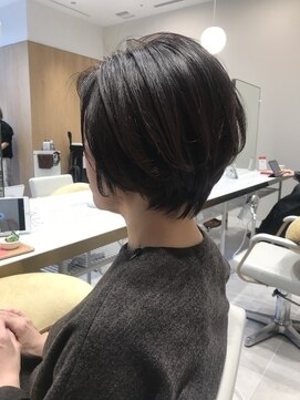 アフロート ギンザ(AFLOAT GINZA) 【小鳥居】大人可愛い艶カラーショートボブ30代40代50代