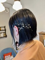 ヨナサン(Yona Saint) 金箔＆金ピン＆タイト/ボブヘアアレンジ