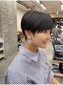 ショートボブパーマ20代30代40代イヤリングカラー大人可愛い