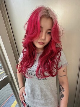 イェッカ(YECCA) シルバーからレッドのルーツカラー（ブリーチ２回）