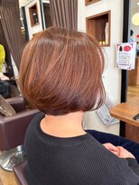美容室ヒラトヤ 仙北店&nbsp;赤みブラウン大人可愛いひし形前下がりショートボブカット