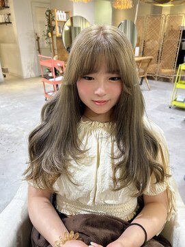 ココルアナ(coco luana) ブリーチ、ハイトーン、ケアブリーチ、韓国、前髪カット