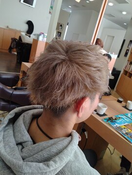 シャンプーボーイ 佐世保駅前店(SHAMPOO BOY) メンズカット【ブリーチ/ハイライト/パーマ】