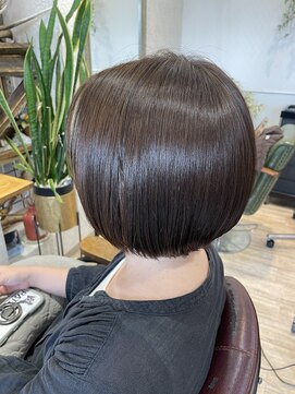ヘアー ガーデン ルノン(Hair Garden Lunon) TOKIOトリートメント使用、ウルツヤショートボブ