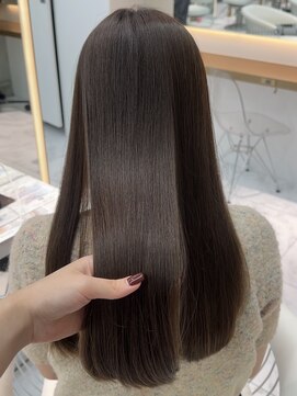 ロンドルピナス 小倉(Lond Lupinus) ミディアムレイヤーカット/似合わせカット/大人ガーリー/20代