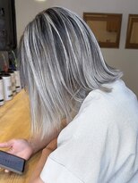 ブレイズヘアー(BLAZEhair)&nbsp;【白髪と同化】ホワイトグレージュバレイヤージュ×ブリーチ２回