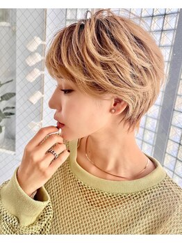 ミリア(MILIA)の写真/白髪染めでも明るい仕上がりで老けるどころか若々しく憧れのヘアに変身♪