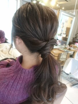 ウィービーパセリ atre川越店(WE BE PARSLEY) 大人可愛いポニーテールヘアアレンジ【担当 木村 沙織】