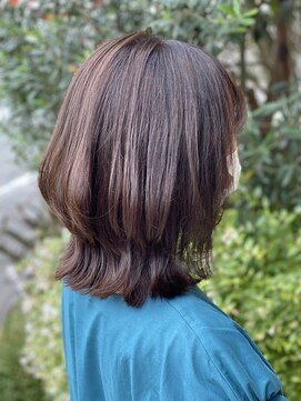 ピンキーウエスト ふわっと外ハネ