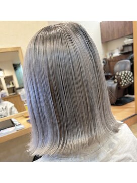 ヘアーコレット(hair Colet) ホワイトシルバーバレイヤージュボブ
