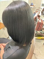 エスト(est)&nbsp;癖毛も伸ばし、潤い効果も抜群M3D縮毛矯正【髪質改善/新宿】