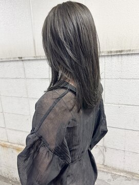 フー(hu) オリーブグレージュ　 レイヤー　ミディアム