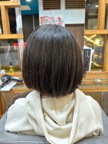 スタジオ アルファプラス 日暮里店(studio α+)&nbsp;ステップボーンカットカットボブショートハイライト白髪ぼかし