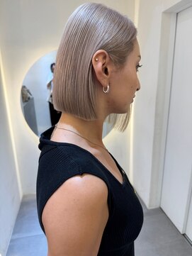 ノク(nok) 切りっぱなしボブ_オリーブベージュレイヤーカットウェットヘア