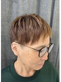 ブラウンヘアーのベリーショート