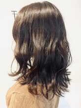 トライフ バイ アカラ(Trife by AKARA)&nbsp;レイヤー×グレージュカラー