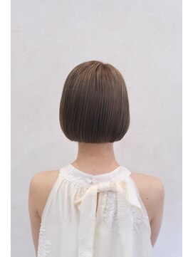 アグ ヘアー ナッツ 秦野店(Agu hair nuts) 【人気スタイル】ハイトーン×切りっぱなしショートボブ