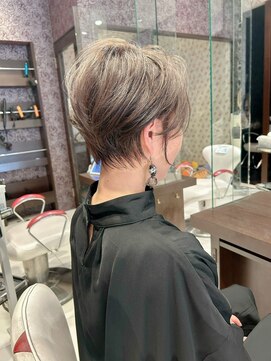 アース 大曽根店(HAIR&MAKE EARTH) earthショートレイヤーボブミルクティー丸みショートボブ