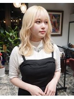 グッドフェローズ キタホリエ(GoodFellas kitahorie)&nbsp;透け感プラチナブリーチのレイヤーミディアムハイトーン艶感
