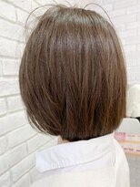 ミーティア バイ クアトロ(Meteor By QUATRO)&nbsp;ナチュラルベージュ×ニュアンスボブ