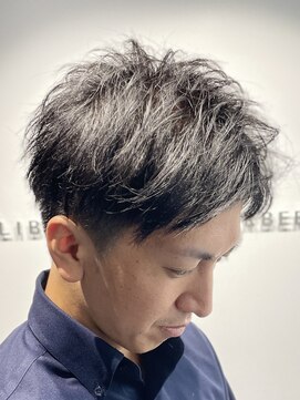リバティシェアバーバー 銀座(LIBERTY SHARE BARBER) ビジネスツーブロック/白髪染め/メンズカット/銀座<理容室>