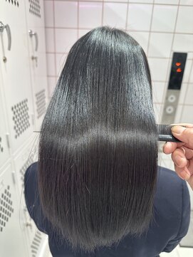 ロンドルーチェ 心斎橋(Lond luce) ダークアッシュ/ミディアムレイヤーカット［髪質改善/縮毛矯正］