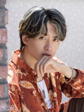 オーシャントーキョー ウエスト(OCEAN TOKYO WEST) ツーブロックセンターパートニュアンスダウンパーマ