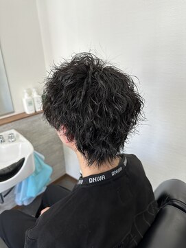 エイト(AITE) ツイストスパイラルパーマセンターパート<理容室>川口鳩ヶ谷111