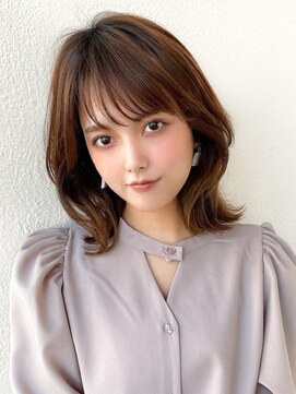 ラルユー 金山(LallYou) 韓国風レイヤー/外ハネくびれ/ミディアムレイヤー/ぱっつん前髪