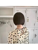 エッジ(EDGE) 乾かすだけでまとまる あごライン切りっぱなしボブ