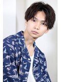 夏髪センターパート束感ショート