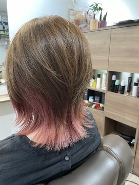ヘアーサロンフレア ウルフカット×インナーピンク